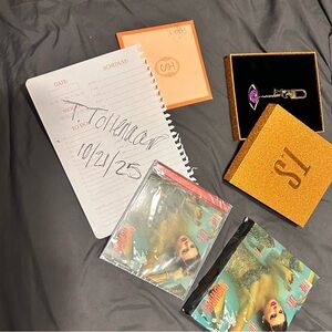 Taylor Swift Orange and Gold Keychain Set